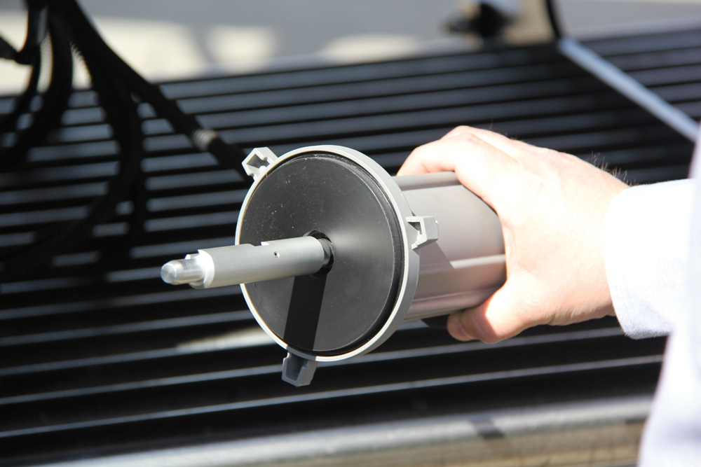 The new, more powerful electric drive motors are now attached to the outside of the meter housing to prevent contamination problems.