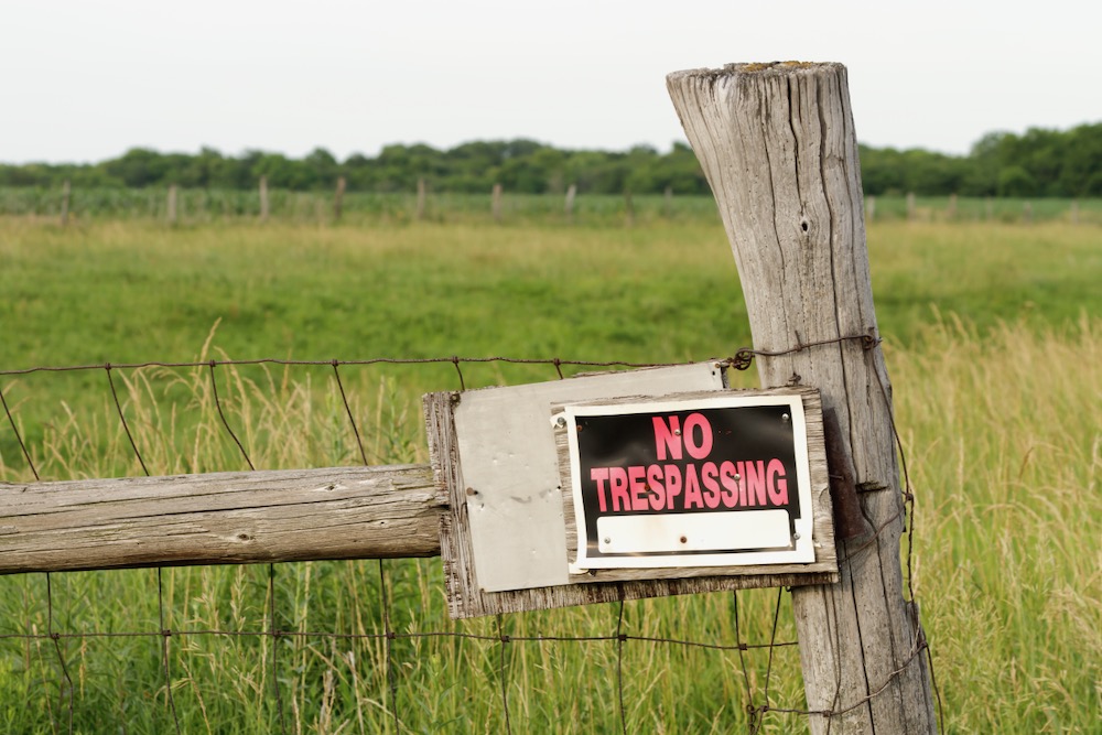 no trespassing