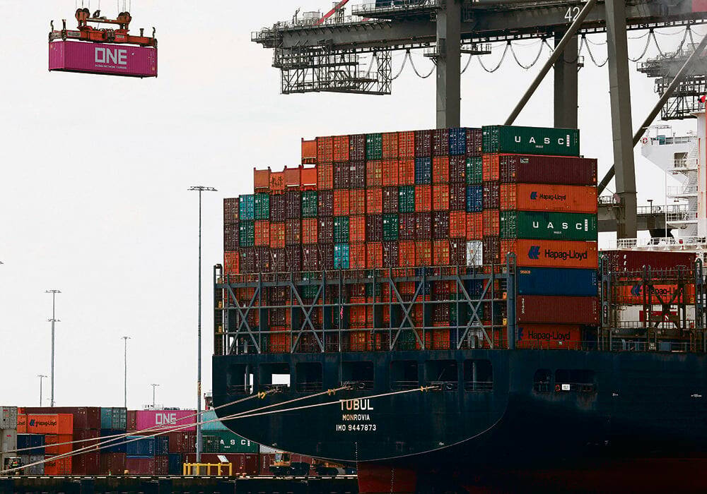 American legislators have expressed concerns about the United States’ growing trade deficit, which U.S. Trade Representative Katherine Tai blames on the strong U.S. dollar and robust consumer demand. Photo: Reuters/ Mike Segar