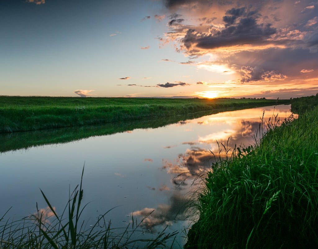 River Sunset in prairie Manitoba.  Taken on the banks of the Seine River during the Summer of 2013. Photo: Getty Images Plus
