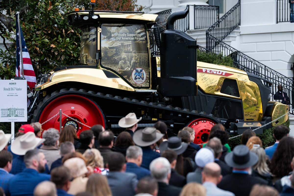 Image for Trump tells farmers that tractor companies should lower prices
