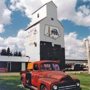 After Bernard Lentz sold his farm in 1997 the Menaik elevator was used for only two years and has steadily deteriorated since.