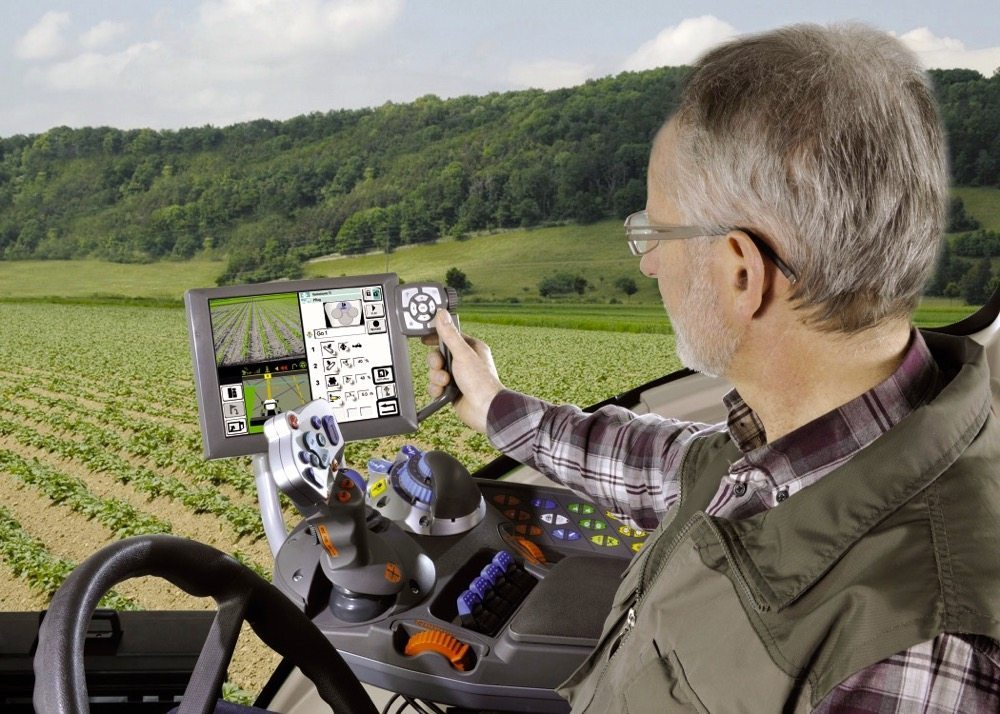By integrating the dealership into field operations, fleet management technology can not only prevent breakdowns, but improve efficiency and curb operating costs too.